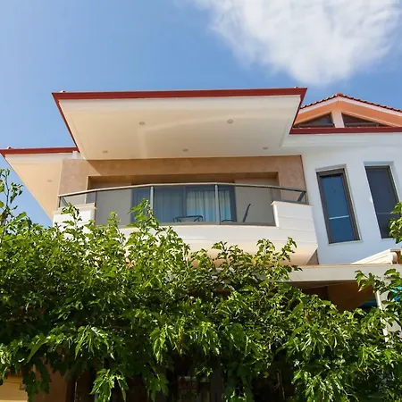 Lofts To Let Apartmanhotel *