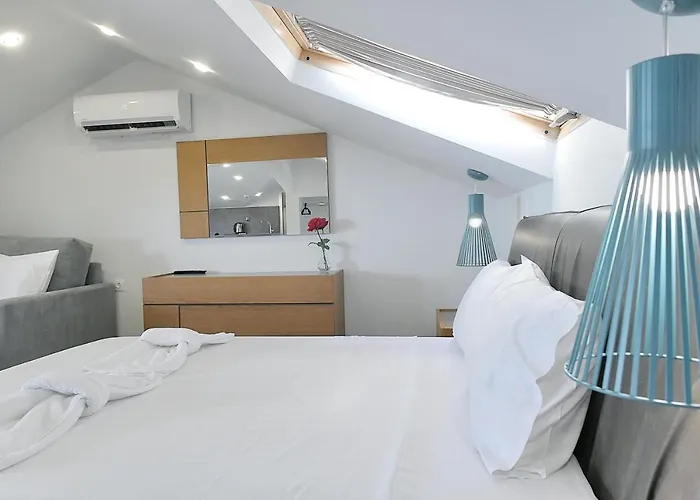 Lofts To Let 3*