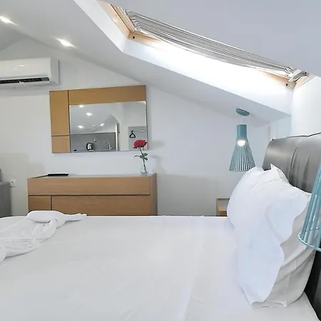 Lofts To Let 3*