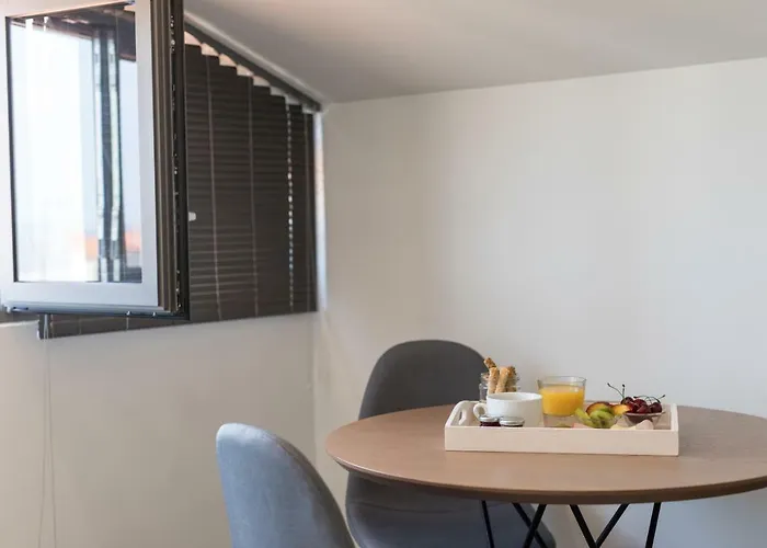 Lofts To Let 3*
