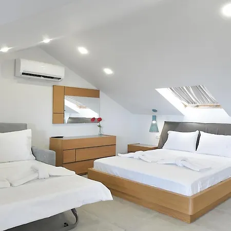 Aparthotel Lofts To Let 3*