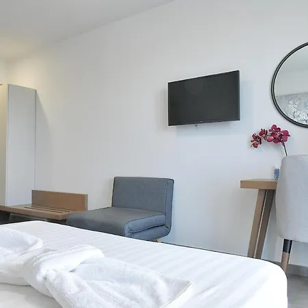 Lofts To Let Aparthotel 3*