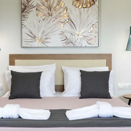 Aparthotel Lofts To Let 3*